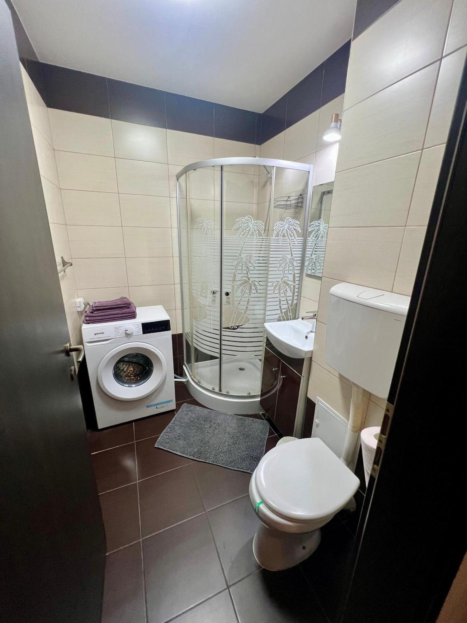 2 Venturo Victoriei Wi-Fi Self Check-In Lägenhet Braşov Exteriör bild